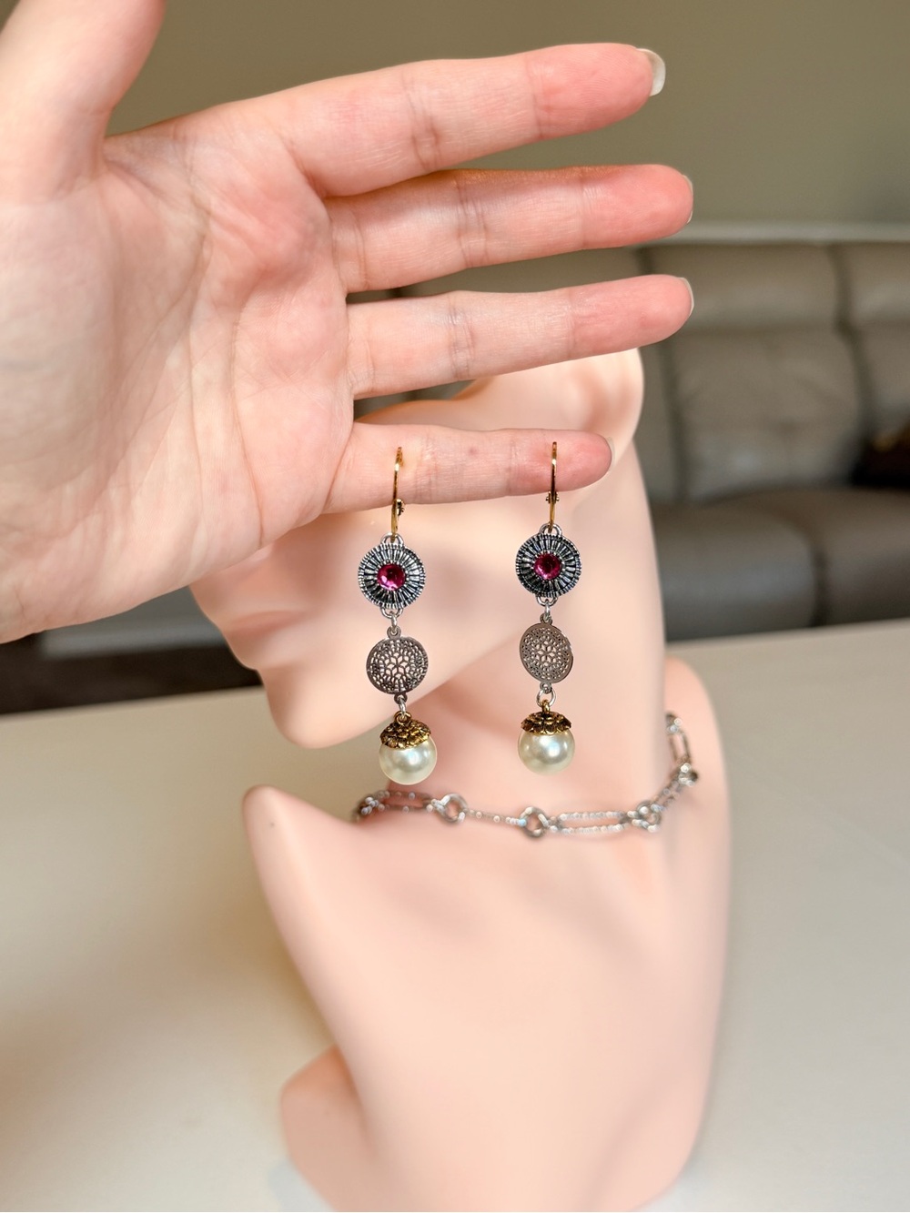 Elegant Multi-Tone Pearl Drop Earrings with Ruby Accent - Picture 15 of 17